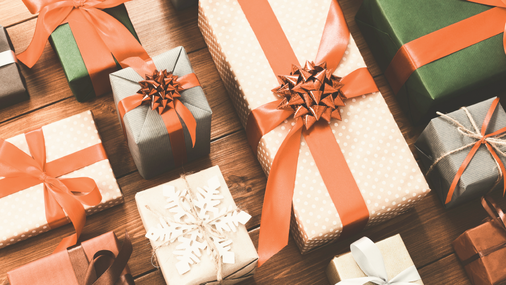 Top 20 Housewarming Gift Ideas to Celebrate a New Beginning - Giftapolis